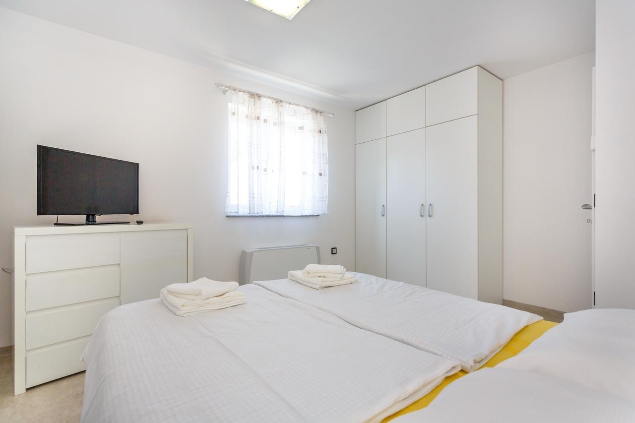 Apartments Vlado Крк Экстерьер фото
