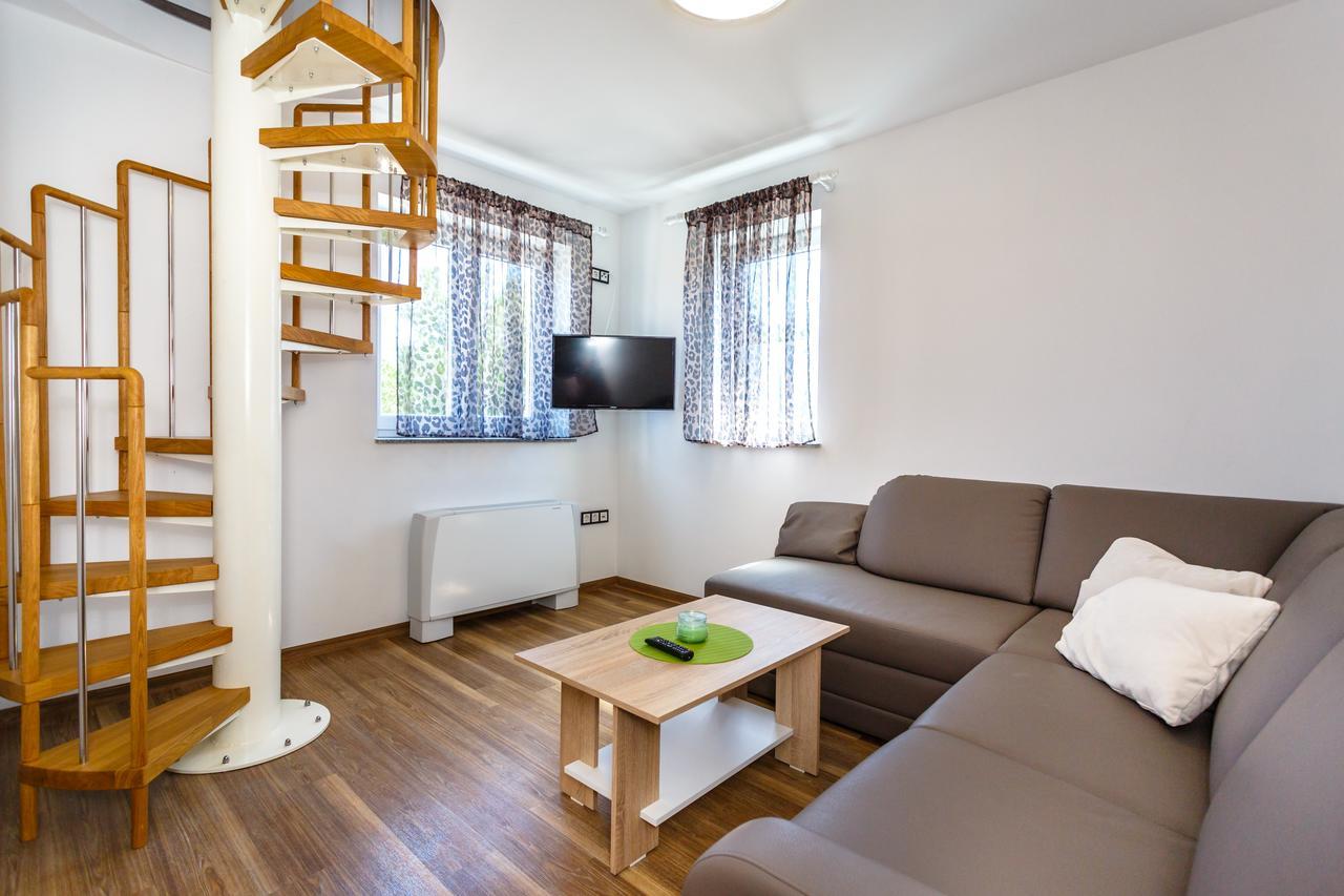 Apartments Vlado Крк Экстерьер фото